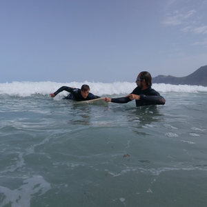 Surf lesson 1on1 with the instrucotr at famara beach lanzarote 